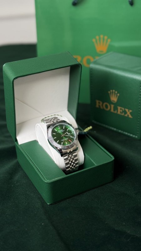 ساعة - Rolex شبابية / شامل علبة وكيس الشركة